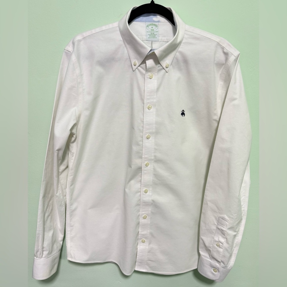 Brooks Brothers

Size M

Color : White